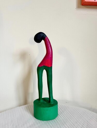 Sculpture intitulée "dressed up to attend" par Sha Kama, Œuvre d'art originale, Bois