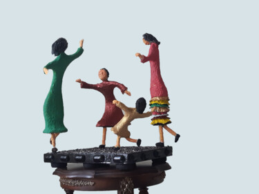 Skulptur mit dem Titel "Ladies' dancer" von Shahriar Aghakhani, Original-Kunstwerk, Gips