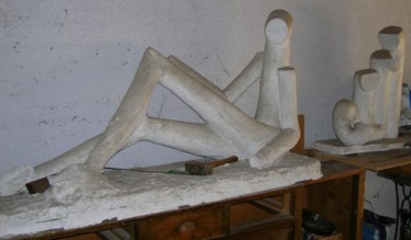 Skulptur mit dem Titel "L." von Dhia Aldin Shamari, Original-Kunstwerk