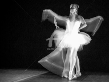 Photographie intitulée "Danse #7" par Sharlie Evans, Œuvre d'art originale, Photographie numérique