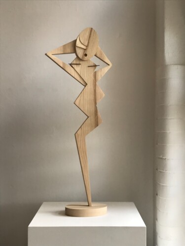 Sculptuur getiteld "My Friend "LuLa"" door Sheraya_berlin, Origineel Kunstwerk, Hout