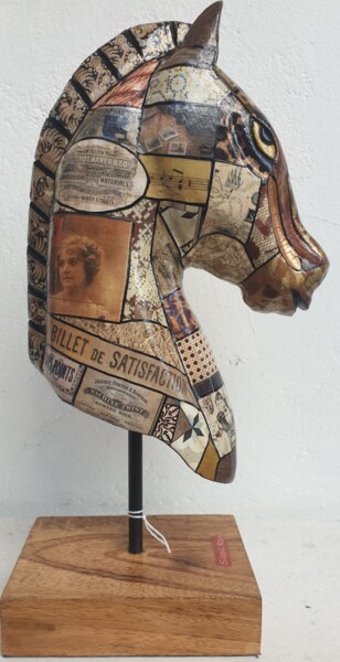 Sculpture titled "Tête de cheval sur…" by Siberil Rey, Original Artwork, Collages