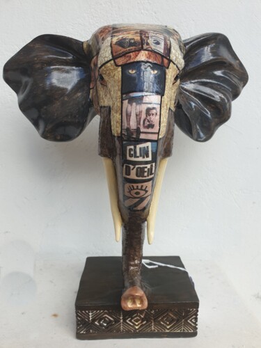 Sculpture titled "Tète d'Eléphant sur…" by Siberil Rey, Original Artwork, Collages