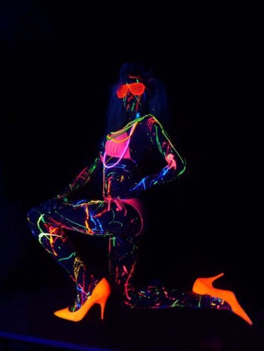 Fotografie mit dem Titel "Neon" von Sierra Peters-Buckland, Original-Kunstwerk, Light Painting