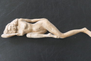 Skulptur mit dem Titel "Sleeping Woman (Fro…" von Sieglinde (Siggy) Margarete Schitter, Original-Kunstwerk, Holz