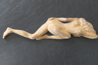 Sculpture intitulée "Sleeping Woman (Bac…" par Sieglinde (Siggy) Margarete Schitter, Œuvre d'art originale, Bois