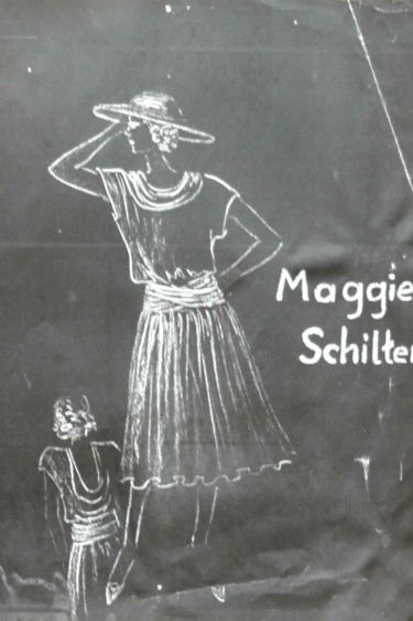 Dessin intitulée "Fashion Sketch - 1" par Sieglinde (Siggy) Margarete Schitter, Œuvre d'art originale, Craie