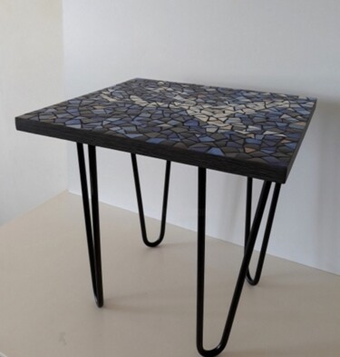 Design mit dem Titel "Table basse bleue e…" von Signature Mosaique ®, Original-Kunstwerk, Möbel