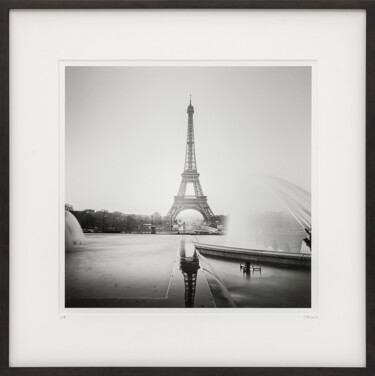 Fotografía titulada "Eiffel Tower Study…" por Gerald Berghammer, Obra de arte original, Fotografía analógica Montado en Cart…