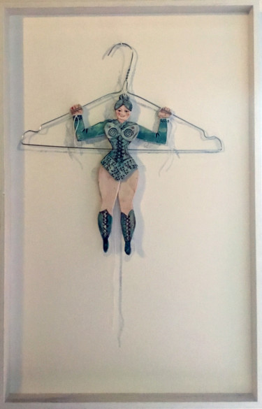 Scultura intitolato "la-trapezista" da Silvia Benfenati, Opera d'arte originale, Ceramica Montato su Altro pannello rigido