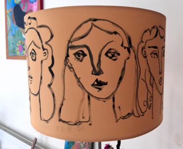 Художественная композиция под названием "painted lampshade" - Simon Taylor, Подлинное произведение искусства, Мебель