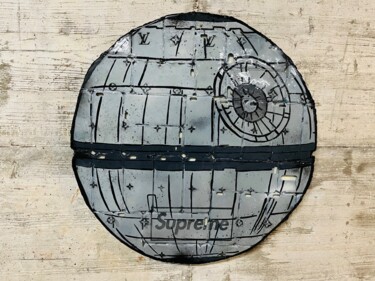 Sculpture titled "Death Star VS Supre…" by Simone De Rosa, Original Artwork, Spray paint Mounted on Wood Panel