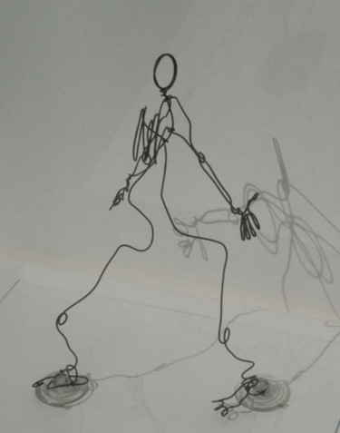 Sculpture titled "Standing Twirly" by Simone, Original Artwork, Mixed Media