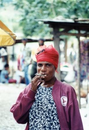 Fotografie mit dem Titel "smoking-women in Pa…" von Sigrun Neumann (Sineu), Original-Kunstwerk