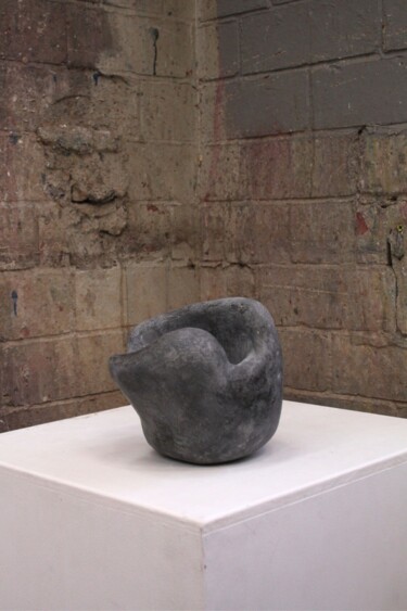 Escultura intitulada "Between Rock 006" por Siobhán Joyce, Obras de arte originais, Gesso