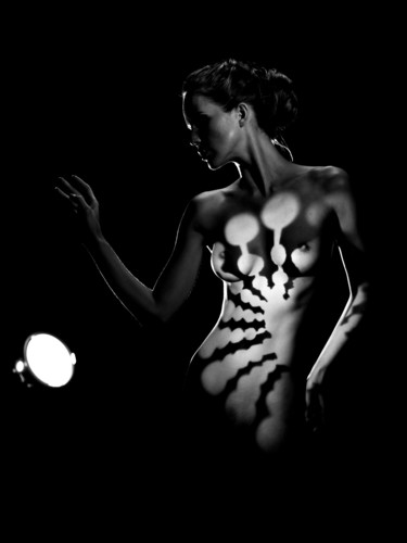 「Playing with Shadow…」というタイトルの写真撮影 Maksim Zayatsによって, オリジナルのアートワーク