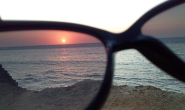 Photography titled "Sunset with Gafas" by Soukaina El Idrissi, Original Artwork, Non Manipulated Photography