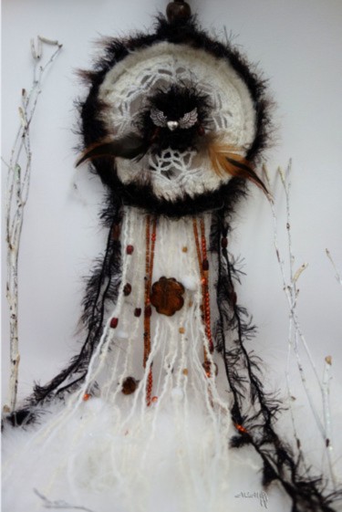 Art textile intitulée "Amarok, loup qui ma…" par Sniegourotchka, Œuvre d'art originale, Fil
