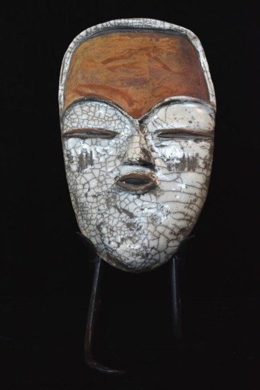 Sculpture titled "Masque VUVI" by Sophie Laurent-Cardon, Original Artwork, Ceramics