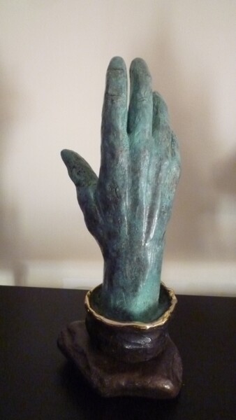 Sculptuur getiteld "MAIN DE L'ARTISTE -…" door Sonia Mandel, Origineel Kunstwerk, Metalen