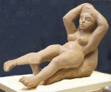 Skulptur mit dem Titel "FEMME COUCHÉE, HOMM…" von Sonia Mandel, Original-Kunstwerk, Terra cotta