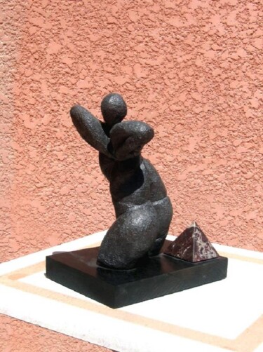 Sculpture titled "L'ENVOLÉE  Terre cu…" by Sonia Mandel, Original Artwork, Terra cotta