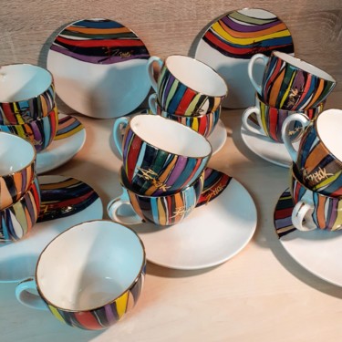 Design intitolato "ENIGMA cups&saucers…" da Sonja Brzak, Opera d'arte originale, Tavola arte