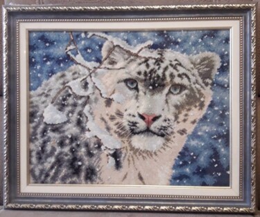 Текстильное искусство под названием "Снежный барс" - Sonyatko, Подлинное произведение искусства, вышивка Установлен на Дерев…