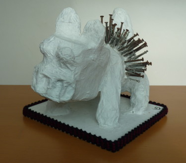 Sculpture titled "chien fétiche n°1" by Sophie Canu, Original Artwork, Paper maché