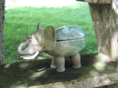 Sculpture intitulée "elephant boite emai…" par Sophie Jeanneau, Œuvre d'art originale, Céramique
