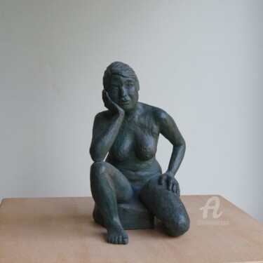 Sculpture titled "Hélène" by Sophie Laurent Lazinier, Original Artwork, Terra cotta