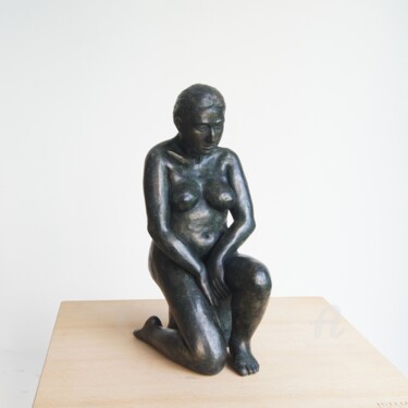 Sculpture intitulée "Jeune fille pensive" par Sophie Laurent Lazinier, Œuvre d'art originale, Terre cuite