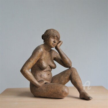 「Mona」というタイトルの彫刻 Sophie Laurent Lazinierによって, オリジナルのアートワーク, テラコッタ