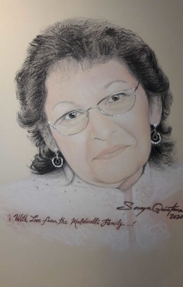 Painting titled "Julie Coralia mom" by Soraya Quintana Quiñones, Original Artwork, Charcoal