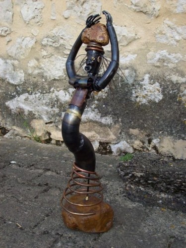 Sculpture intitulée "La porteuse de pier…" par Soud'Art, Œuvre d'art originale, Autre