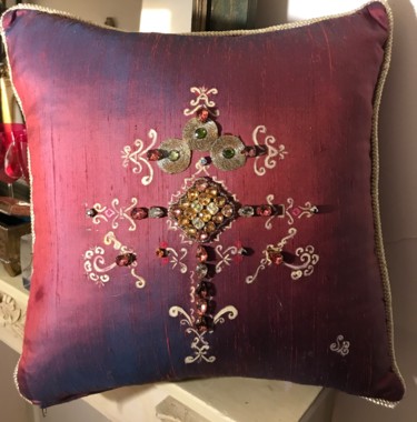 Coussin oriental Art textile intitulée "Coussin oriental" par Soundousse Belayachi, Œuvre d'art originale, Tissu