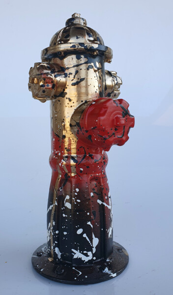 Sculptuur getiteld "SPACO Borne fire hy…" door Spaco, Origineel Kunstwerk, Plastic