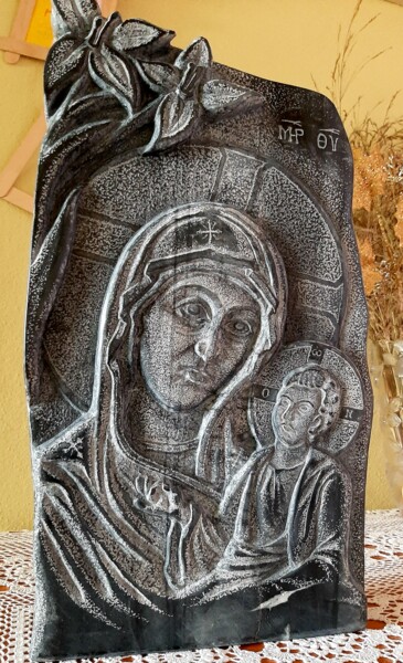 Скульптура под названием "Παναγία" - Spiros Gremo, Подлинное произведение искусства, Камень