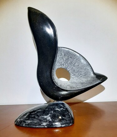 Escultura titulada "Lepu" por Spiros Gremo, Obra de arte original, Piedra