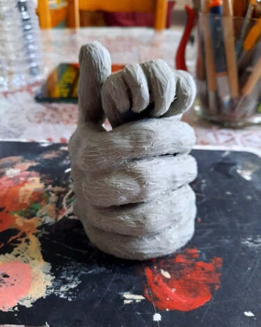 Sculpture intitulée "Ta main que je ne t…" par Stan Martells, Œuvre d'art originale, Argile