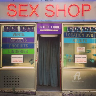 Photographie intitulée "Sex shop in Paris" par Stanislas Dabrowicz, Œuvre d'art originale, Photographie numérique