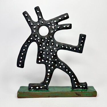 Skulptur mit dem Titel "Metallic Swamp Mons…" von Stefan Mager, Original-Kunstwerk, Keramik