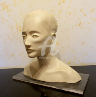 Sculpture titled "Busto ragazza" by Stefano Gaetano, Original Artwork, Terra cotta