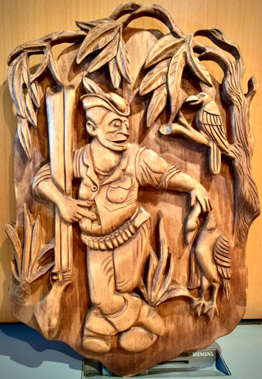 Sculpture titled "Ξυλόγλυπτο Κυνηγός" by Stefanos Daoukopoulos, Original Artwork, Wood
