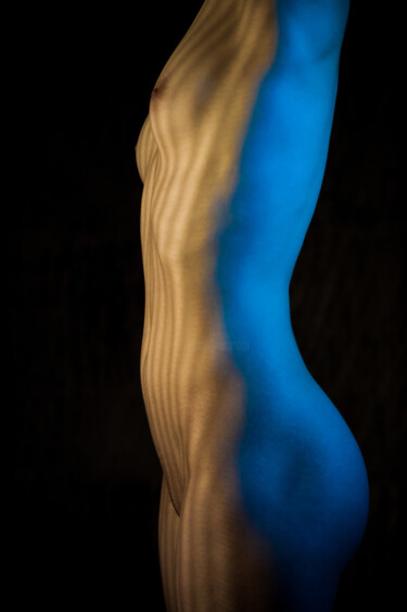 Fotografie getiteld "Torso Blau [II]" door Stephan Joachim, Origineel Kunstwerk, Digitale fotografie