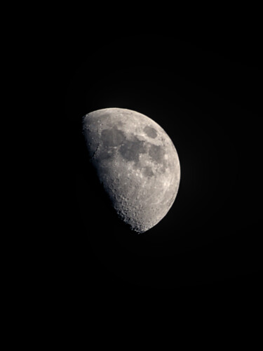 Photographie intitulée "Lune croissante" par Stephanie Vanhullebus, Œuvre d'art originale, Photographie numérique