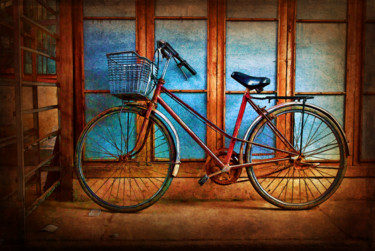 Fotografie mit dem Titel "Hoi An Bike" von Stuart Row, Original-Kunstwerk, Digitale Fotografie