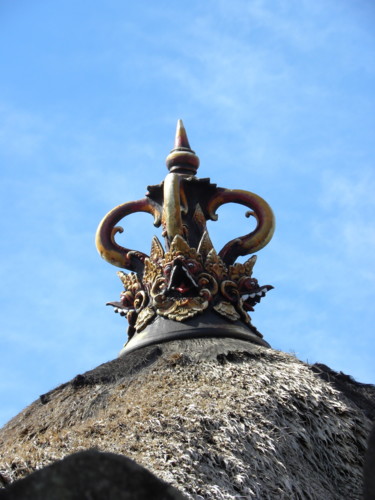 Photographie intitulée "Ubud-temple-roof.jpg" par Suleiman, Œuvre d'art originale