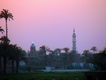 Photographie intitulée "The Road to Luxor.j…" par Suleiman, Œuvre d'art originale