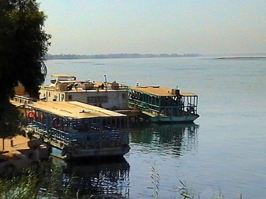 Fotografie mit dem Titel "The Nile.jpg" von Suleiman, Original-Kunstwerk